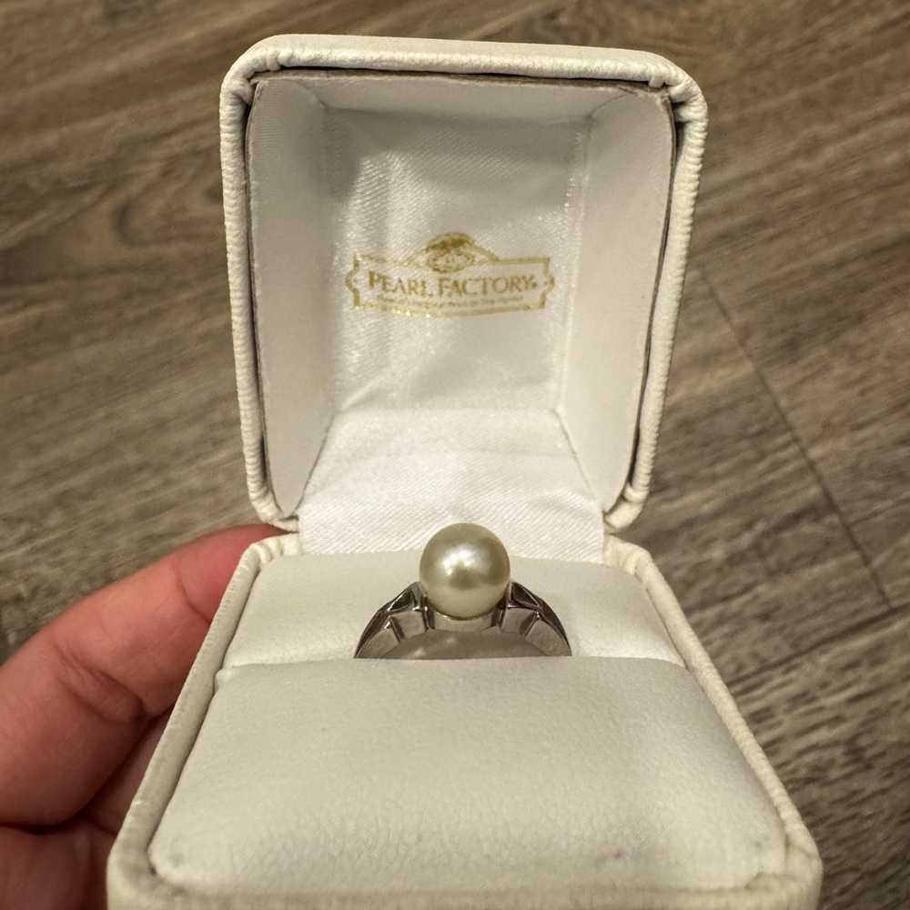 Pearl Factory silver ring
